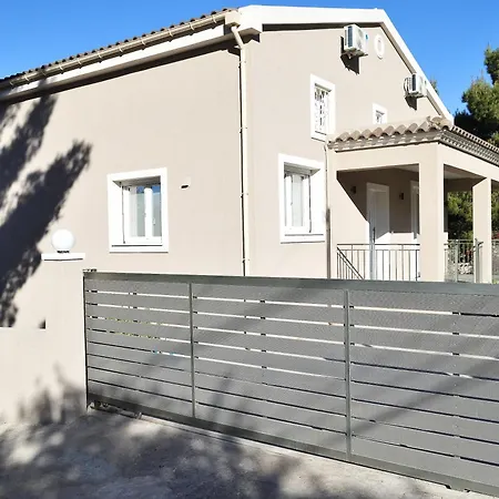 Gm Kefalonia Razáta